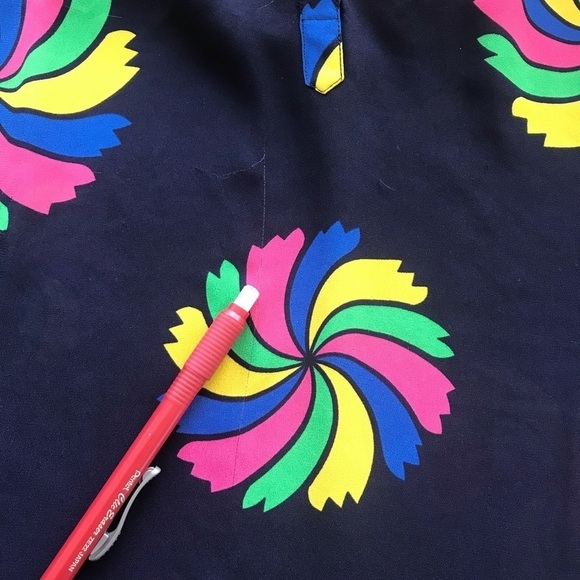 Talkee Navy Blue Multicolor Pinwheel Blouse 3XL - Picture 9 of 10